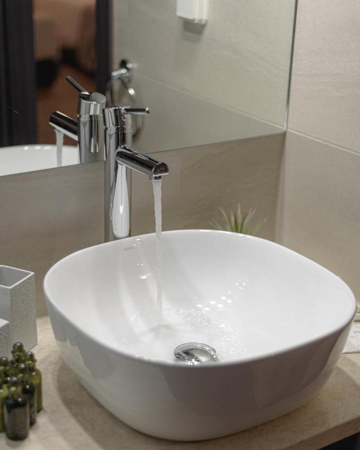 Acropolis Deluxe Apartment Атина Екстериор снимка