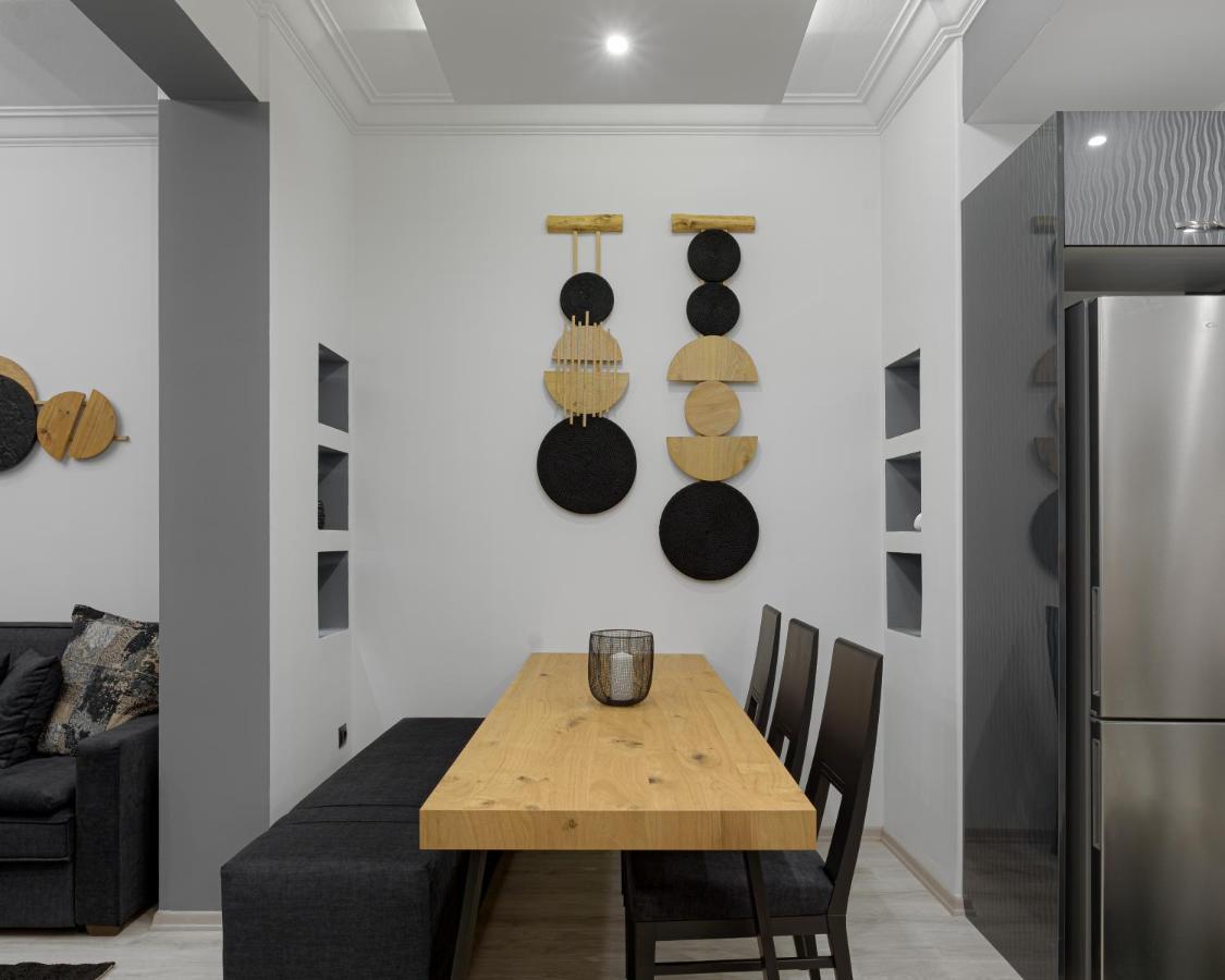 Acropolis Deluxe Apartment Атина Екстериор снимка